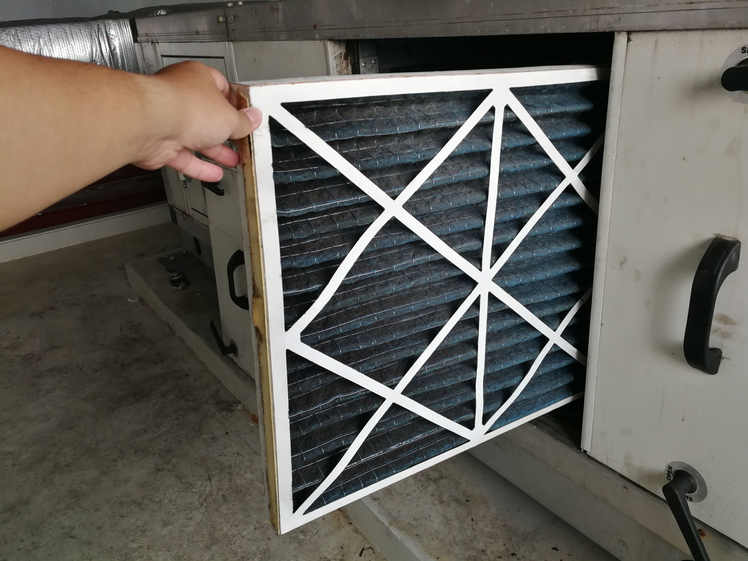 filter replacement service of home furnace